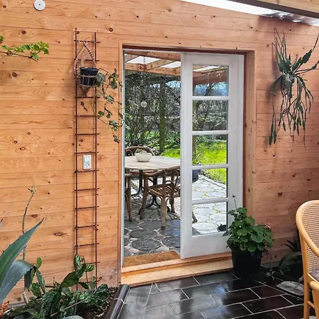 Singa - 600m From The Sea By Interhome *