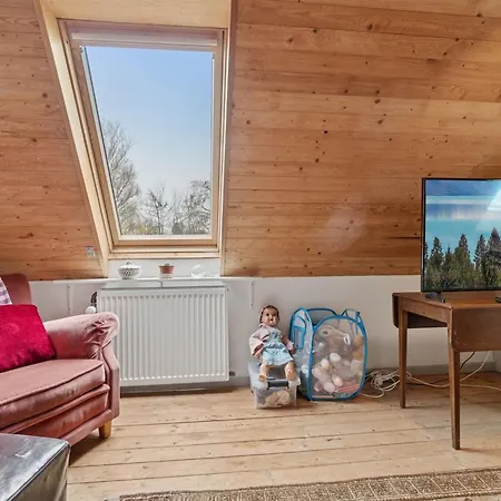 Singa - 600m From The Sea By Interhome *