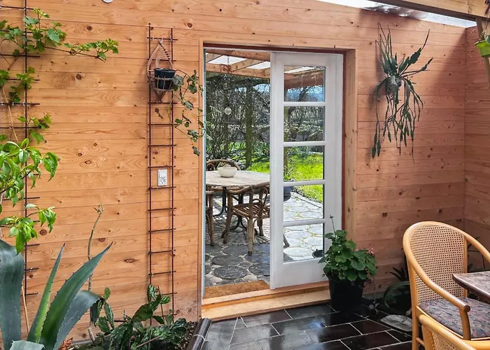 Singa - 600m From The Sea By Interhome *